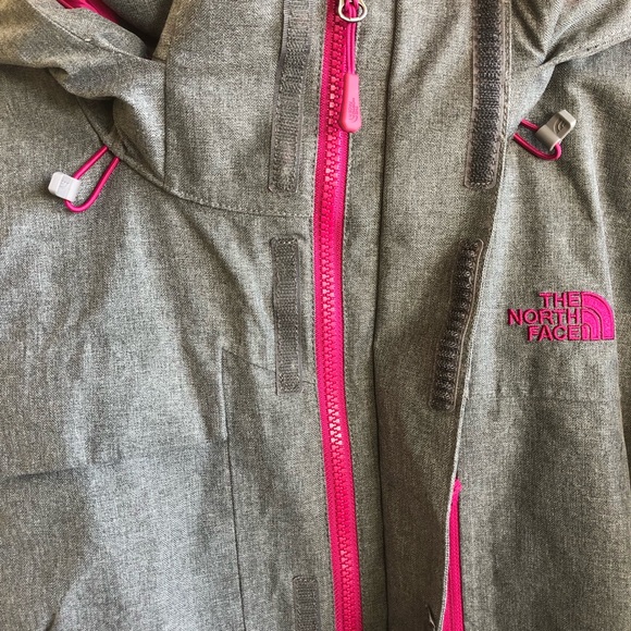 The North Face Women’s Jacket - Picture 3 of 15